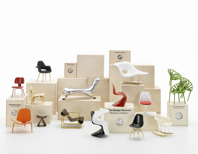 Vitra Miniature Zig Zag Stoel Chair by Gerrit Rietveld