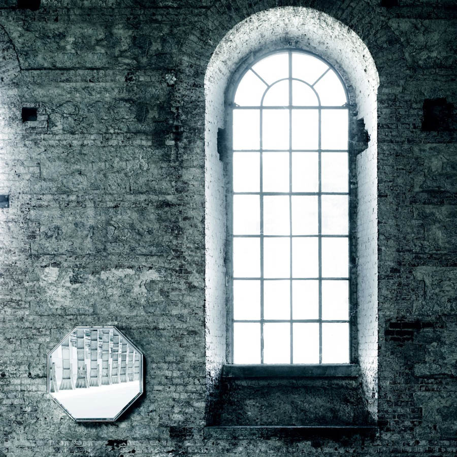 Glas Italia Prism Octagonal Wall Mirror by Tokujin Yoshioka Glas Italia Prism Octagonal Wall Mirror by Tokujin Yoshioka