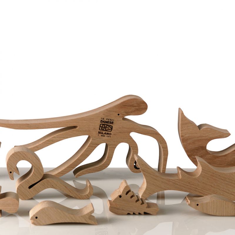Enzo Mari 16 Pesci Puzzle – Danese Milano Oak Animal Puzzle