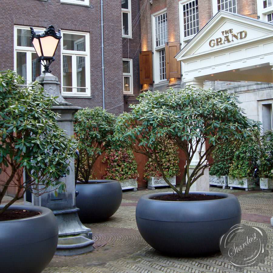 Extra Large Planters & Large Planter Pots - For Commercial