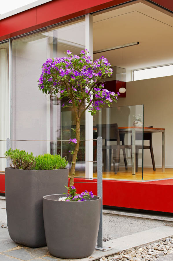 Samurai 26-Inch Tall Architectural Modern Outdoor Planter Stardust Modern